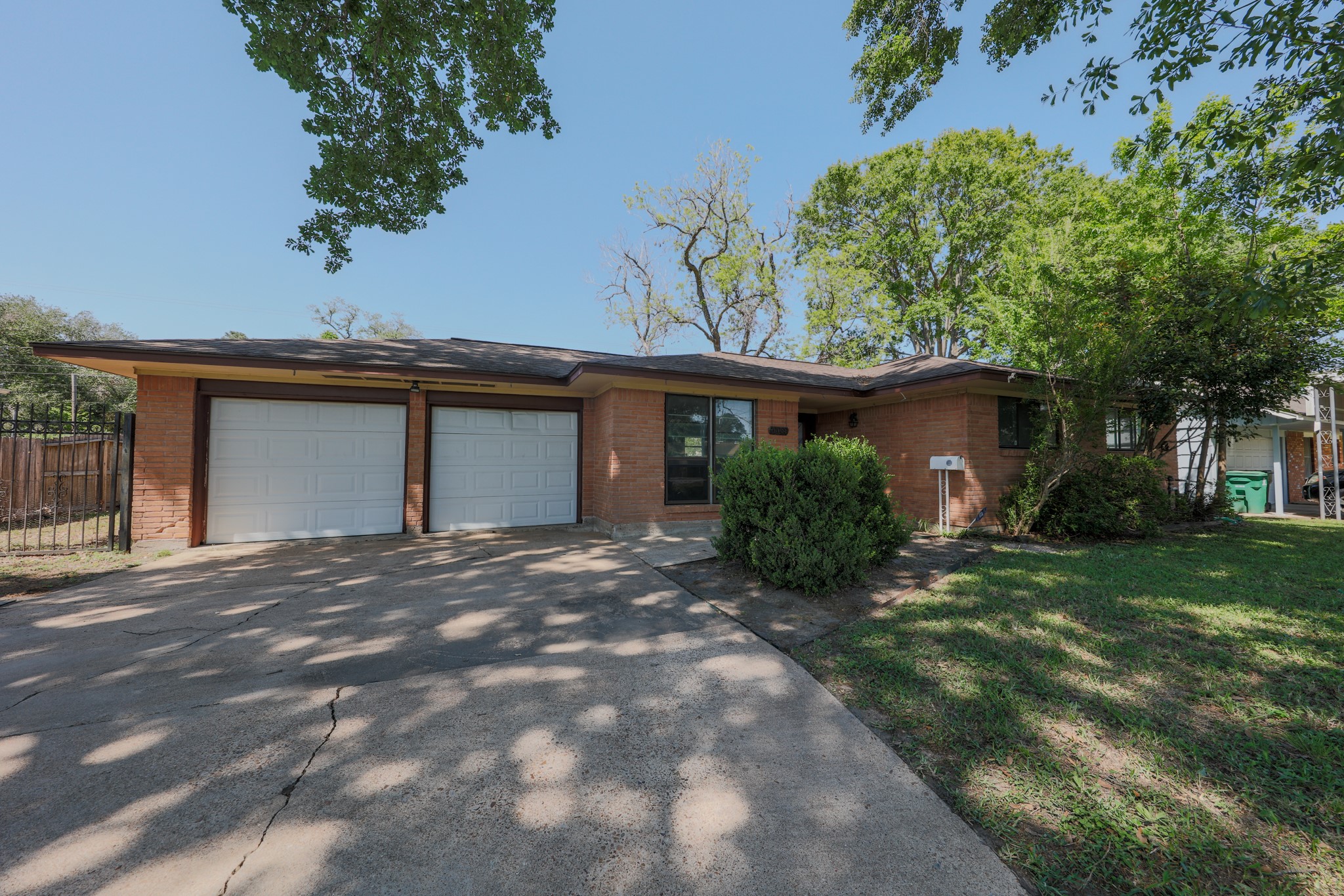 10038 Lazy Oaks Street Houston TX 77080
