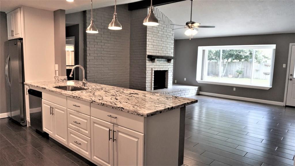 17119 Barcelona Drive Friendswood TX 77546