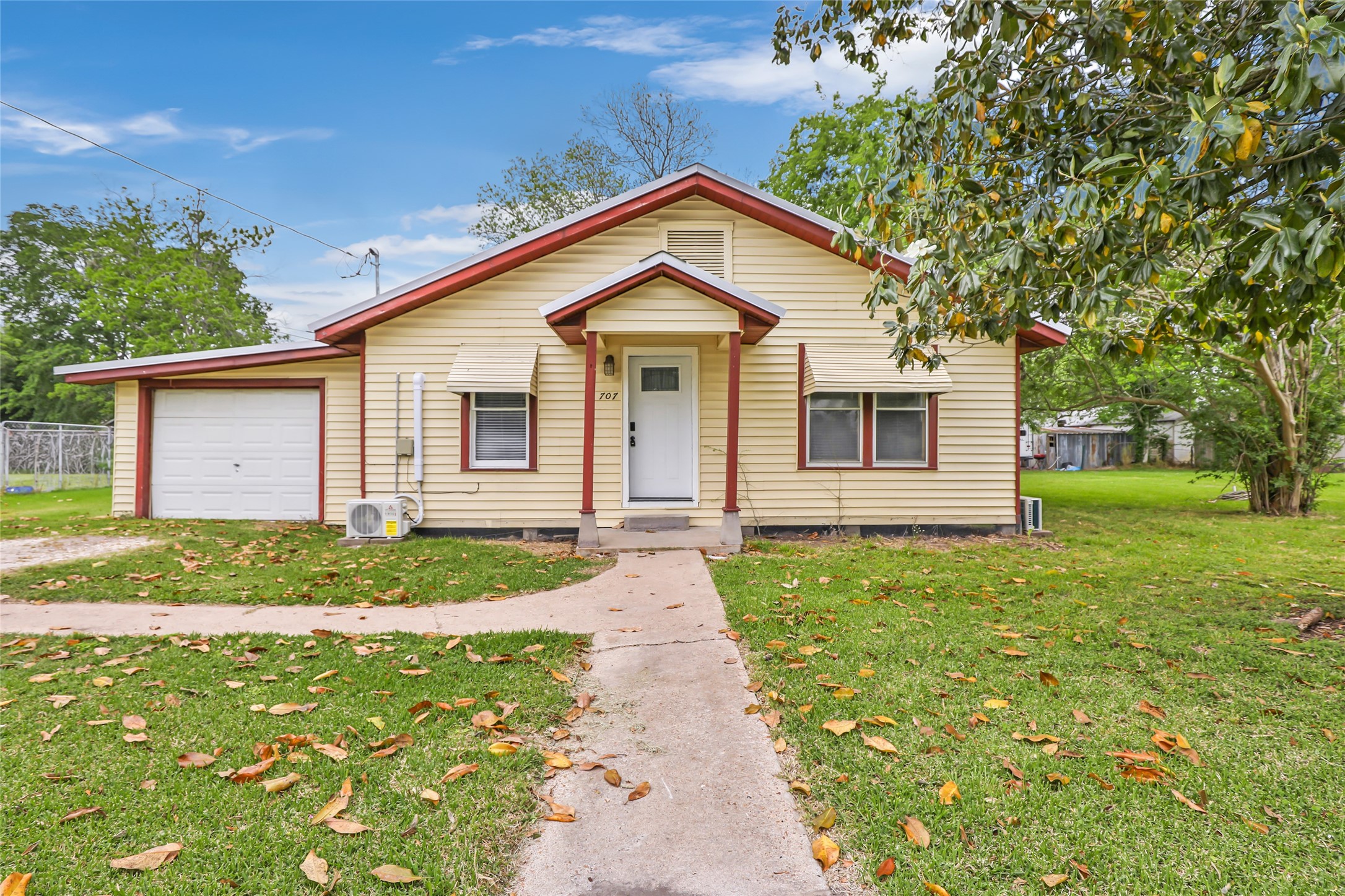 707 Beauty Street Dayton TX 77535