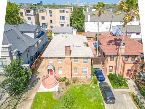 1556 Castle Court Houston TX 77006