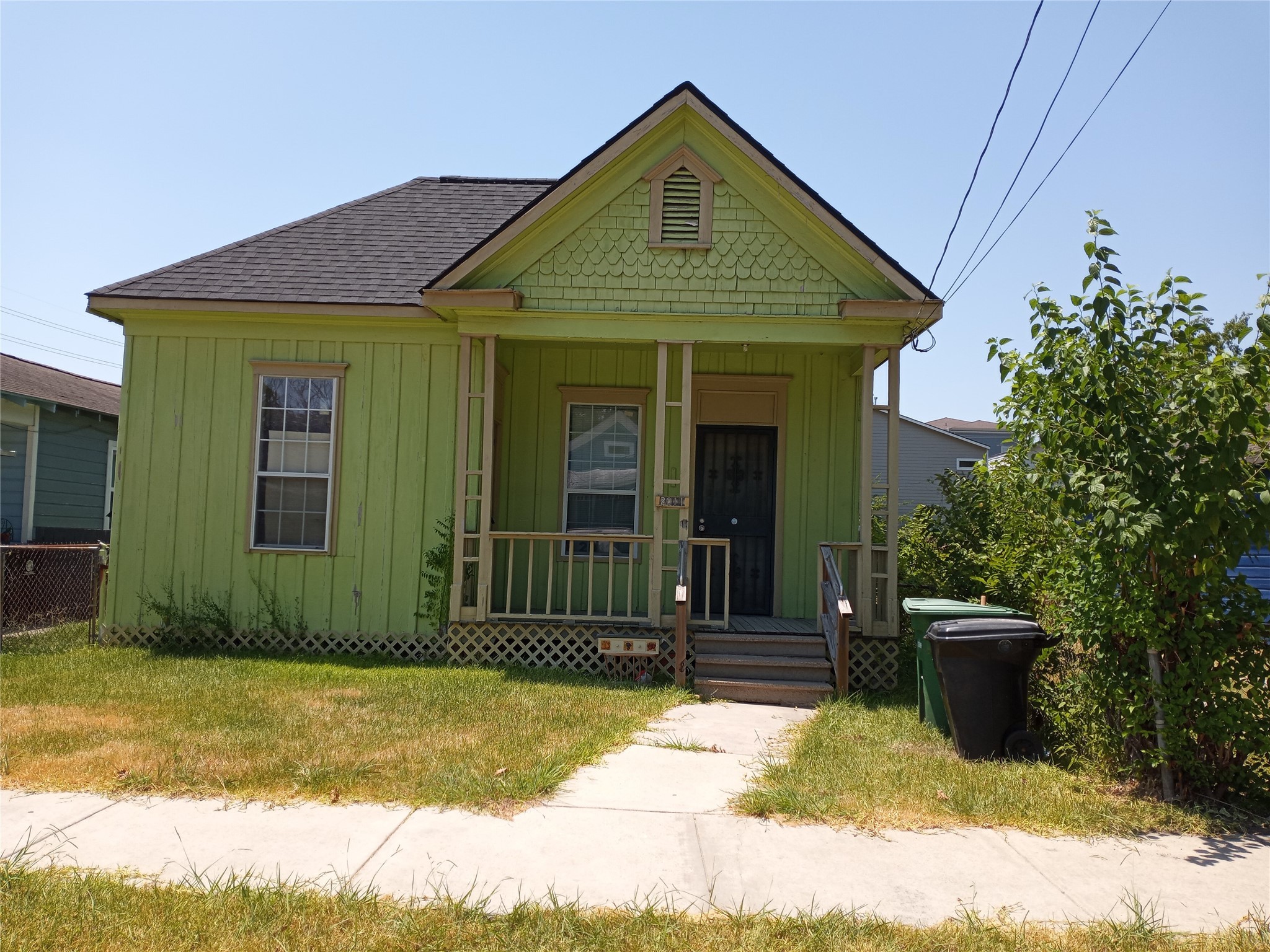 2011 Everett Street Houston TX 77009