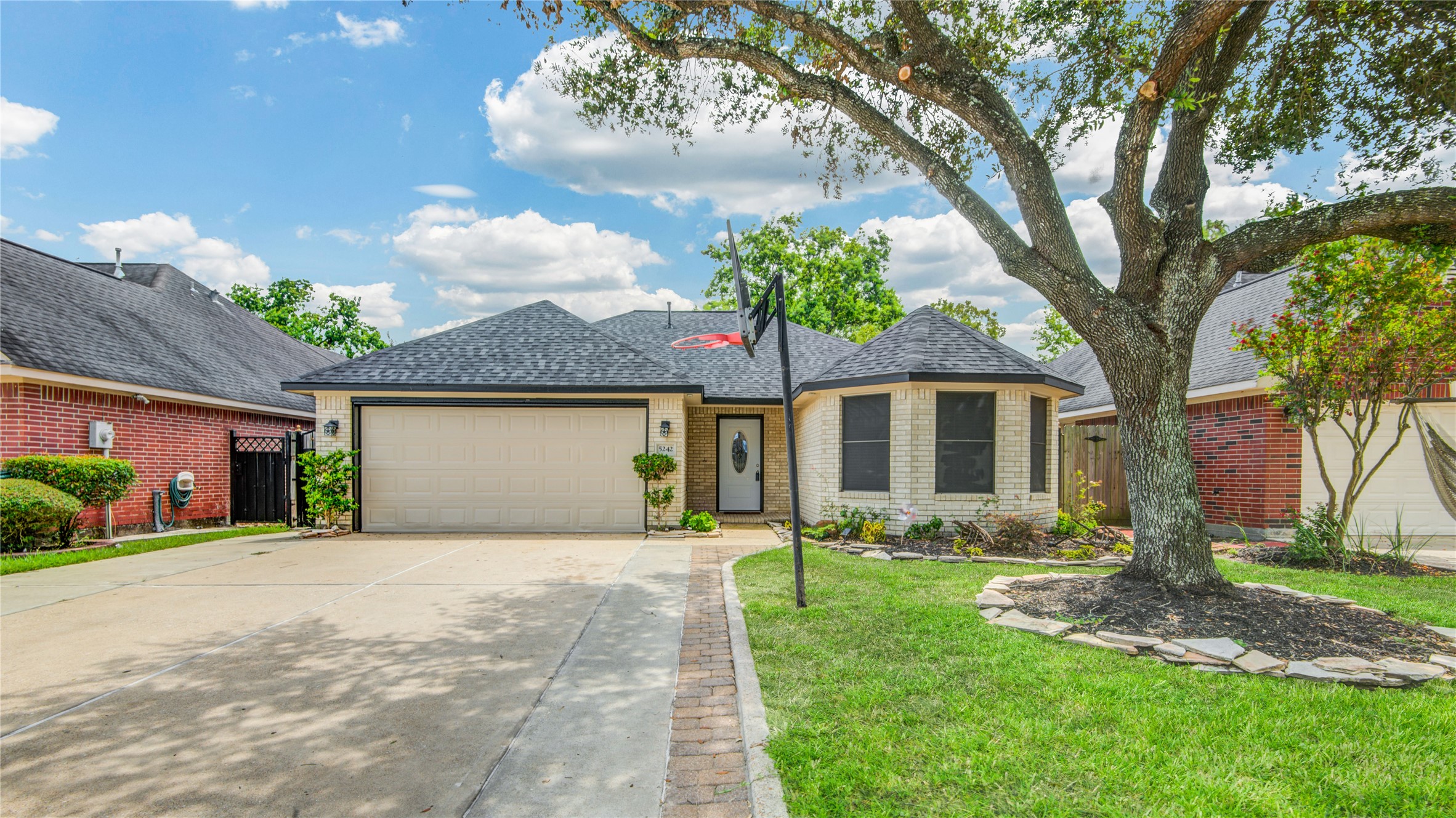5242 Whitney Court Pasadena TX 77505
