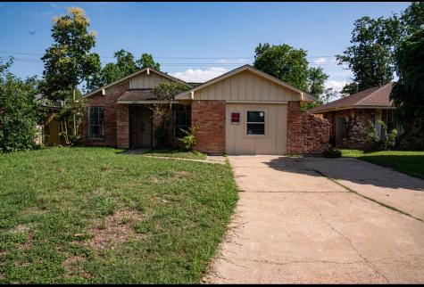 4451 Oak Shadows Drive Houston TX 77091