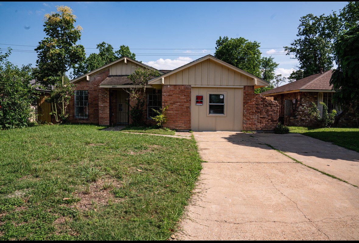 4451 Oak Shadows Drive Houston TX 77091