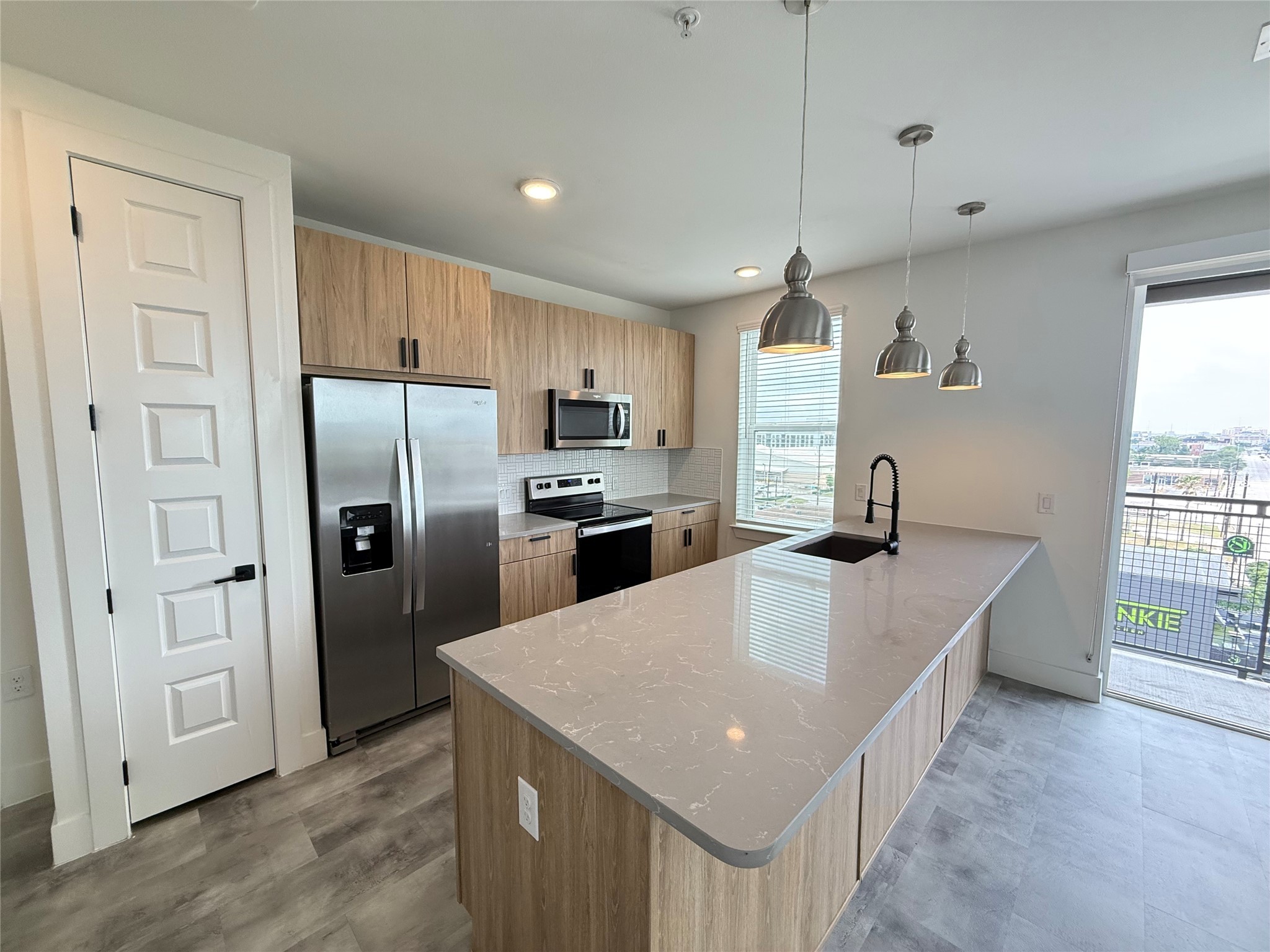 2520 Washington Avenue B3-820 Houston TX 77007