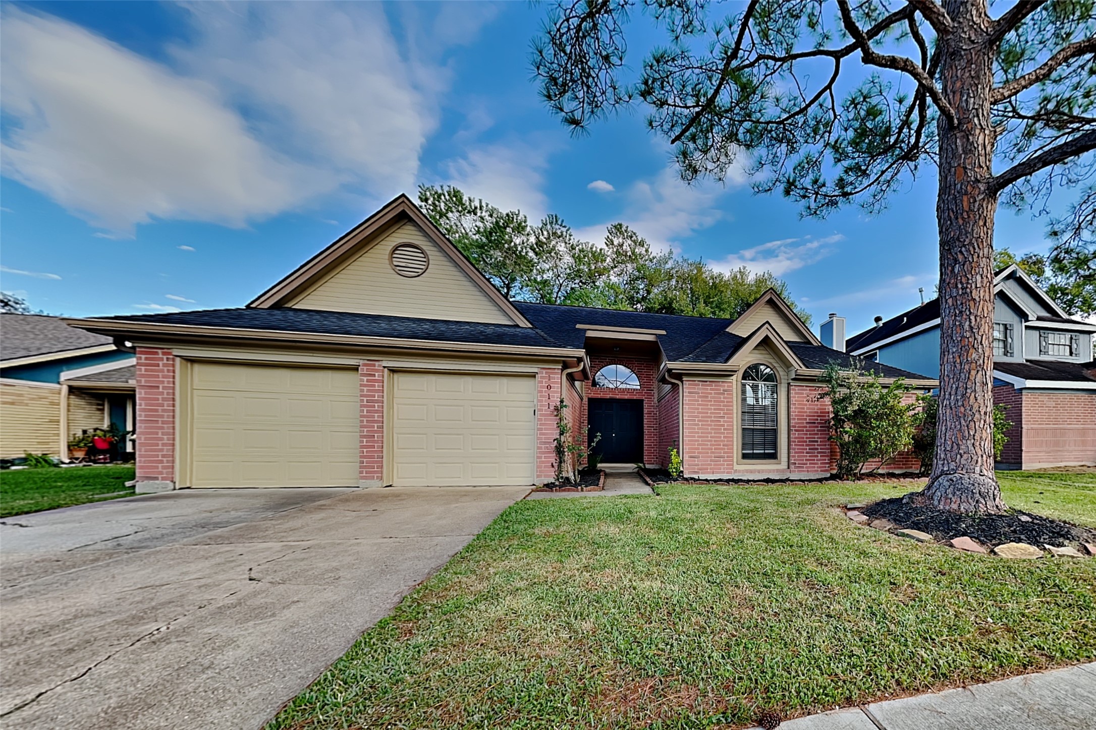 1011 Saint John Drive Pearland TX 77584