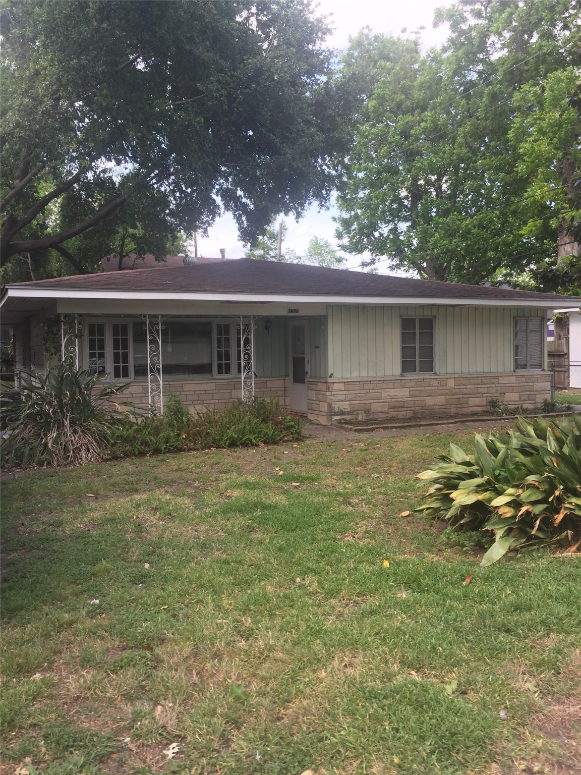 137 E 22nd Street Houston TX 77008