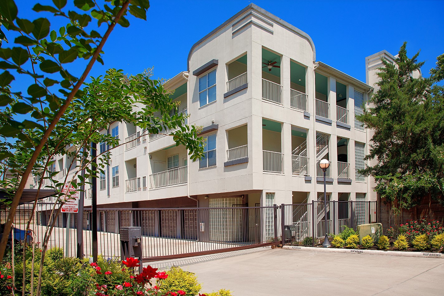 1441 East Street 212 Houston TX 77007