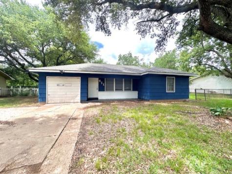 411 Frankie Street Wharton TX 77488