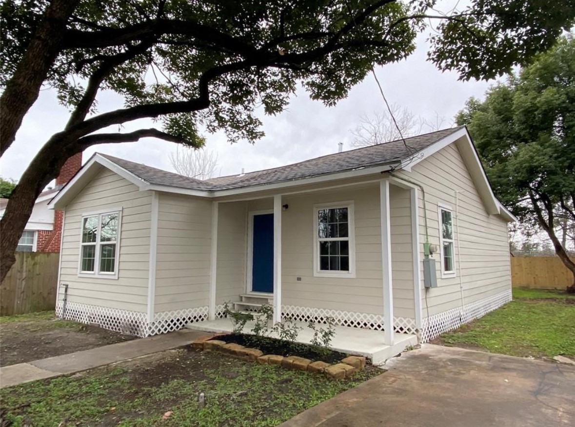 104 Glendale Street Houston TX 77012