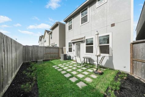 5526 Holguin Hollow Street Houston TX 77023