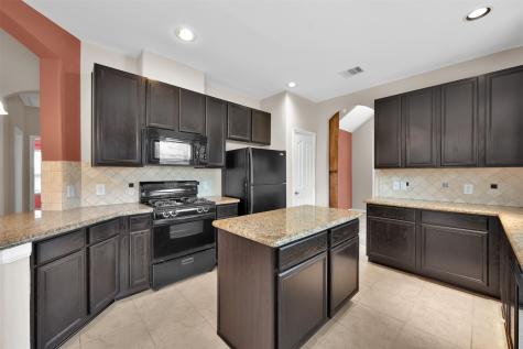 9903 Kendahlwood Lane Tomball TX 77375