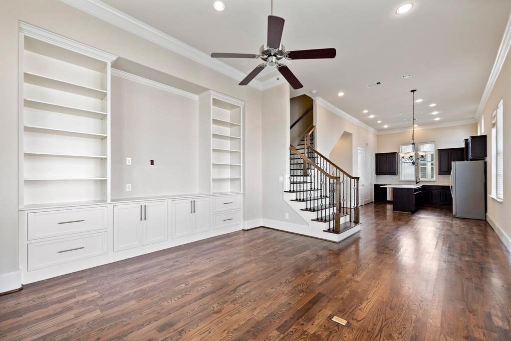 2057 Fannin Station N Houston TX 77045
