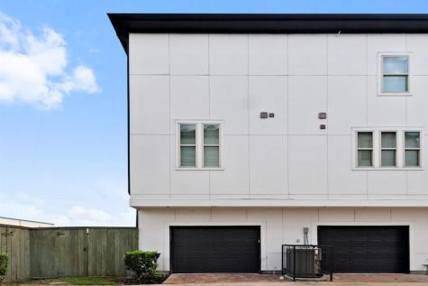 2057 Fannin Station N Houston TX 77045