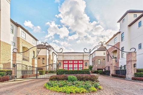 2057 Fannin Station N Houston TX 77045