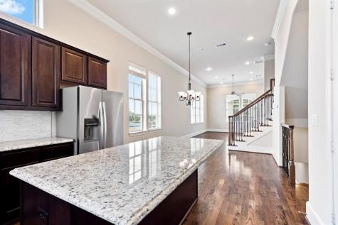 2057 Fannin Station N Houston TX 77045