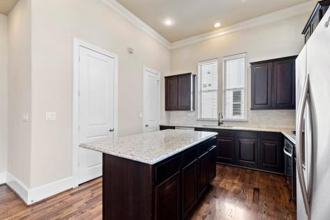 2057 Fannin Station N Houston TX 77045