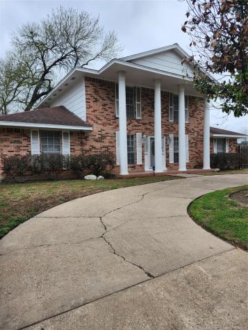 10702 Valley Hills Drive Houston TX 77071