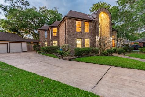 15707 Pinewood Cove Drive Houston TX 77062
