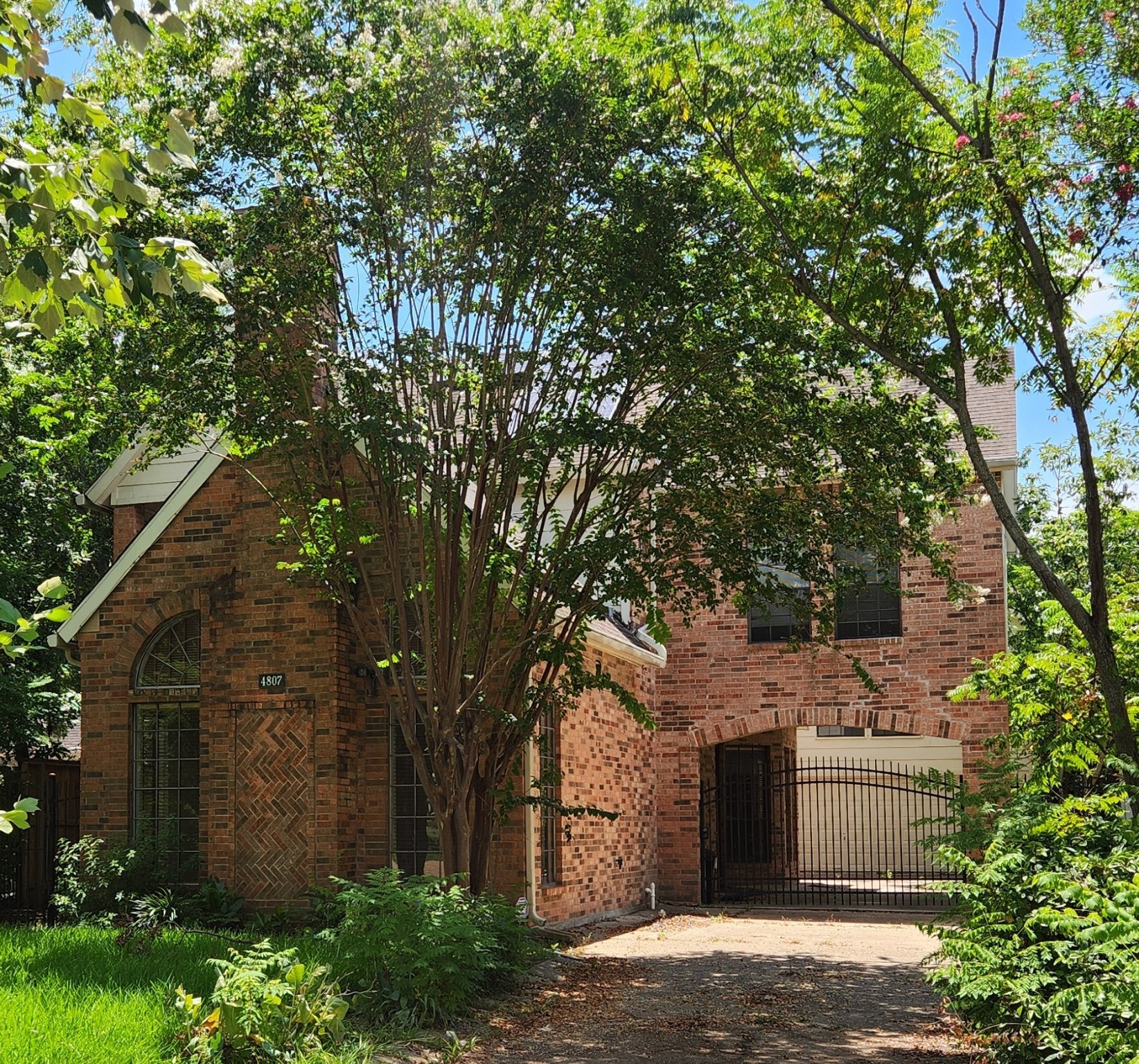 4807 Locust Street Bellaire TX 77401