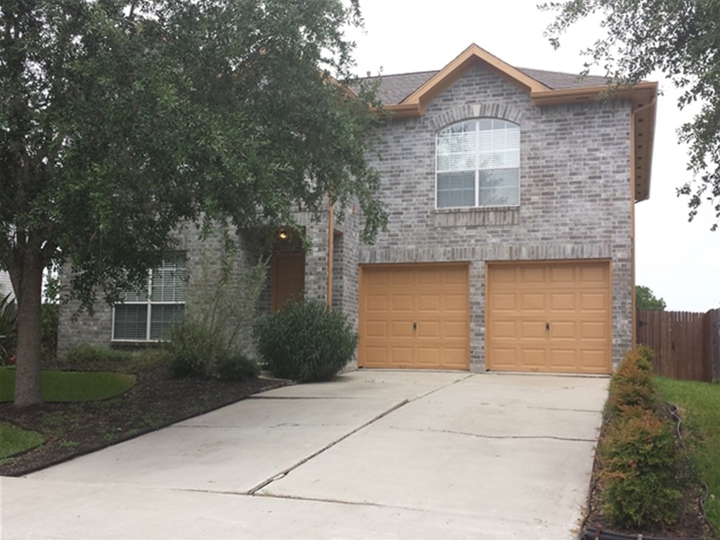 201 Mammoth Springs Lane Dickinson TX 77539