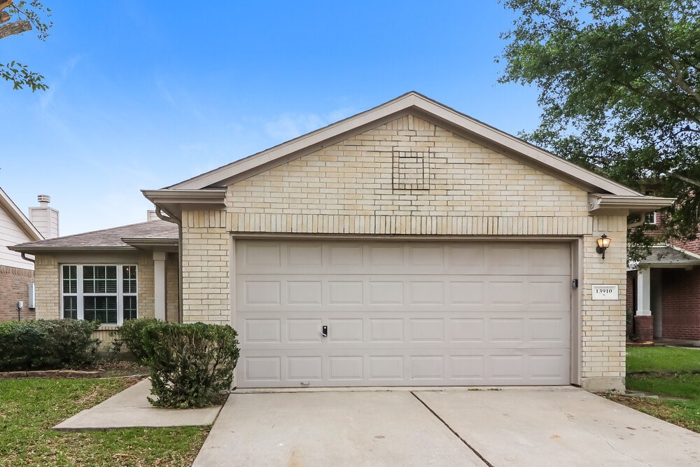 13910 Maleewan Lane Sugar Land TX 77498