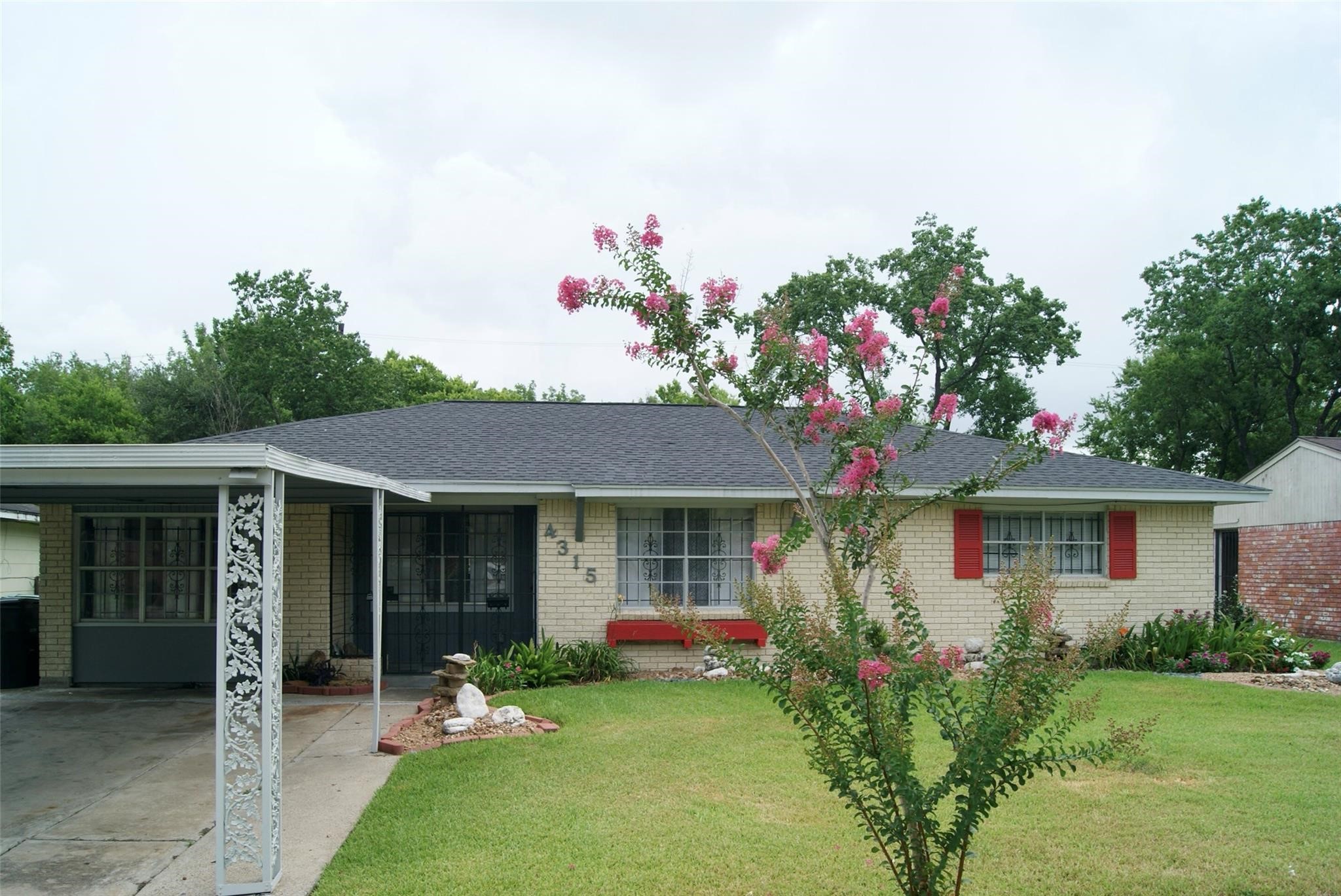 4315 Akard Street Houston TX 77047