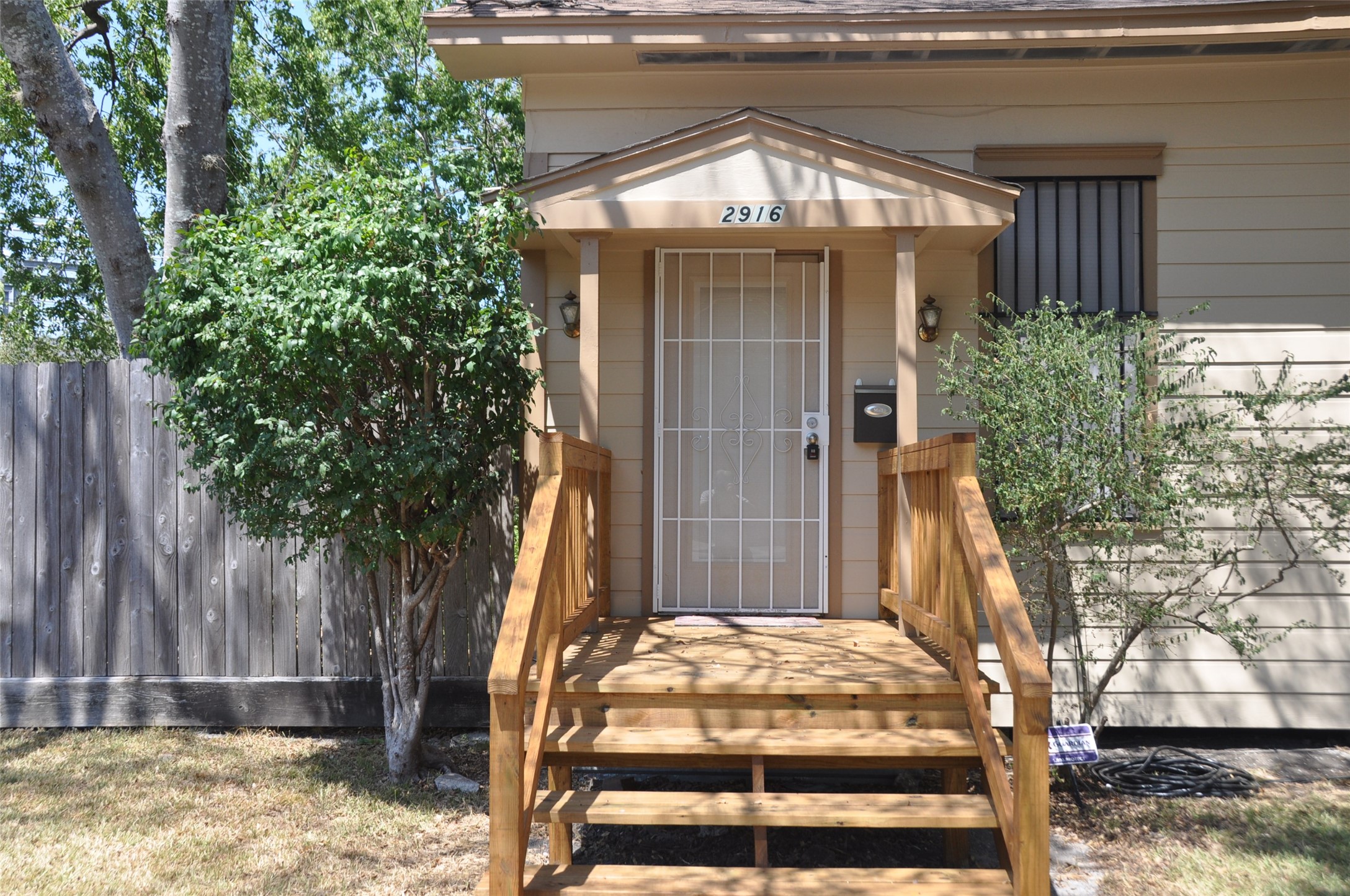 2916 Albany Street Houston TX 77006
