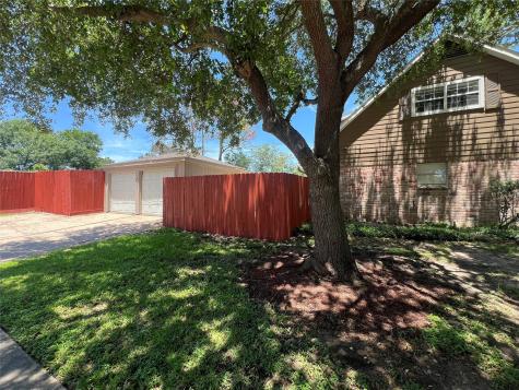11914 Mulholland Drive Meadows Place TX 77477