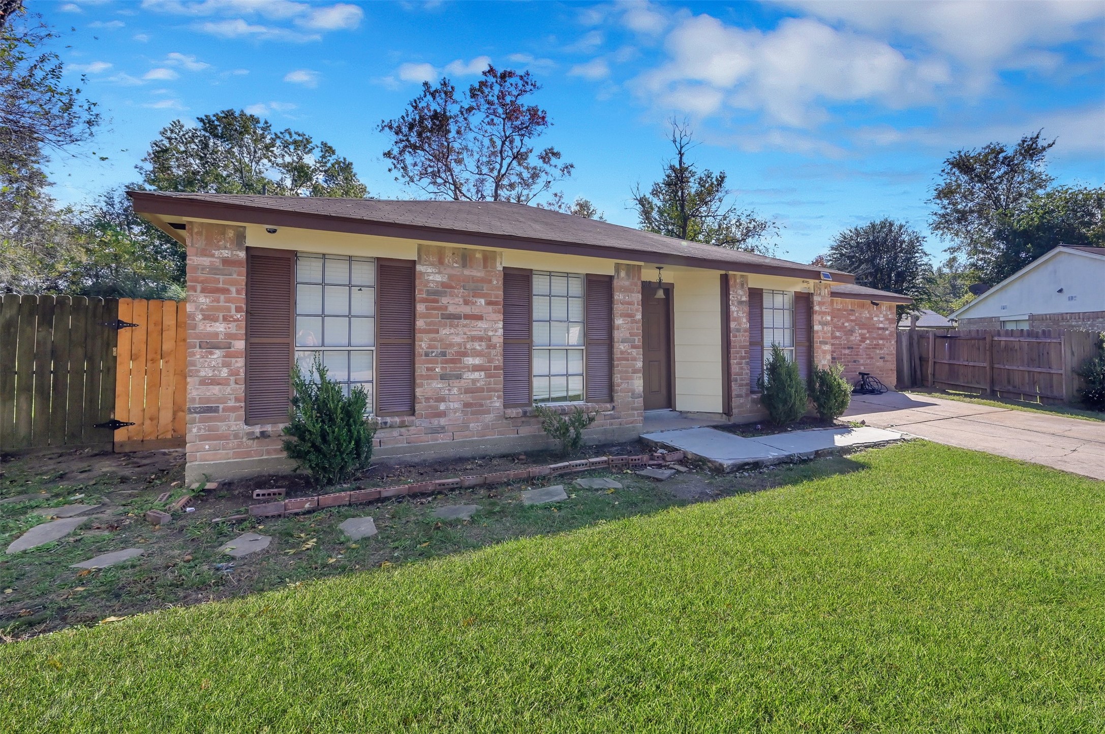 1018 Surrey Court Tomball TX 77375