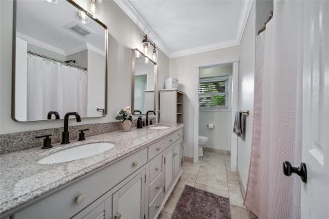 1028 Cheshire Lane Houston TX 77018