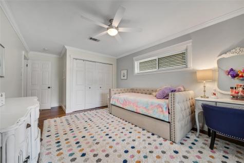 1028 Cheshire Lane Houston TX 77018