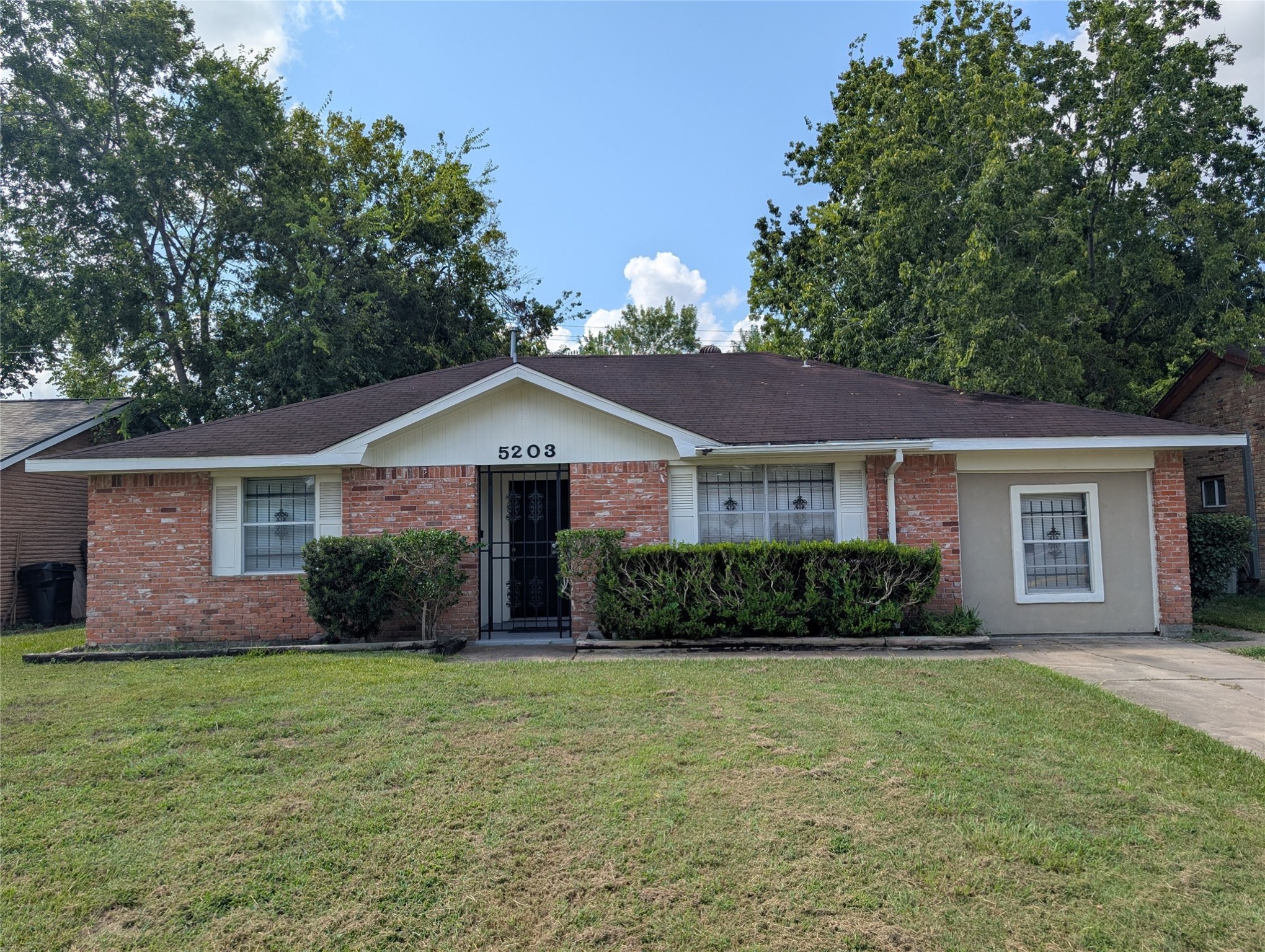 5203 Heathercrest Street Houston TX 77045