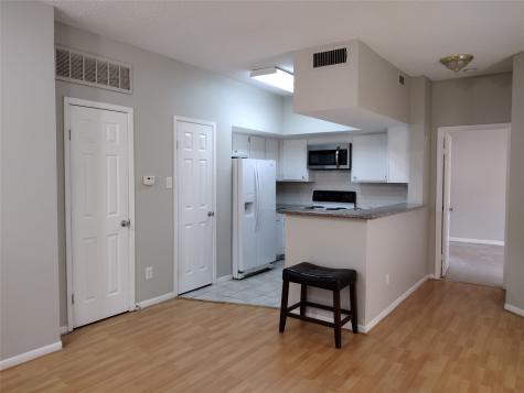 10855 Meadowglen Lane 601 Houston TX 77042