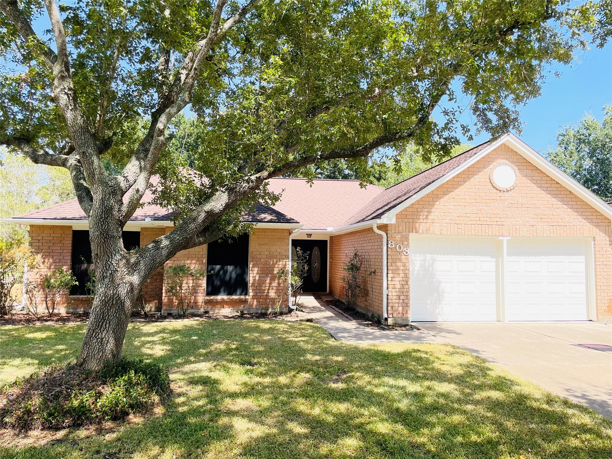803 Forest Oaks Lane Pearland TX 77584