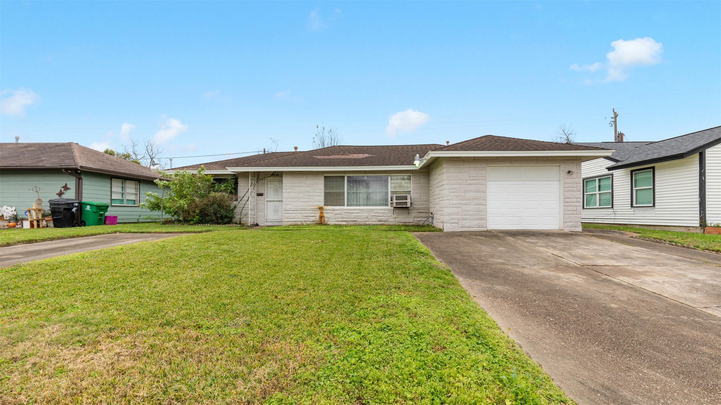 5622 Beldart Street Houston TX 77033