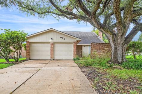 926 Halewood Drive Houston TX 77062