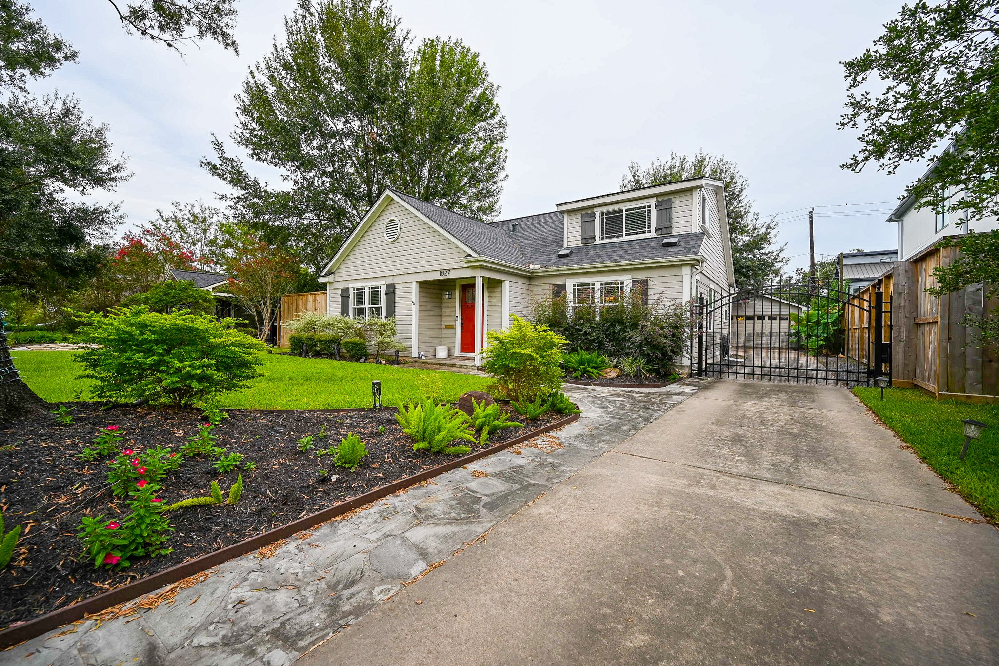 1027 W 41st Street Houston TX 77018
