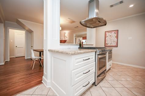 1027 W 41st Street Houston TX 77018