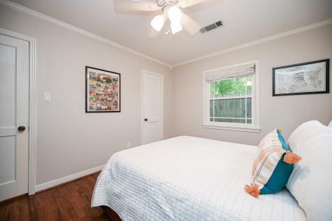 1027 W 41st Street Houston TX 77018