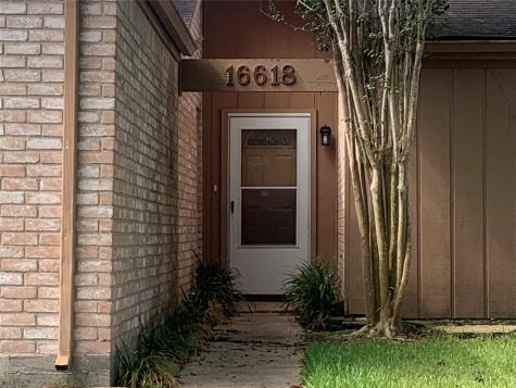 16618 Oxnard Lane Friendswood TX 77546