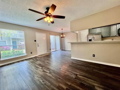 2379 Briarwest Boulevard 31 Houston TX 77077