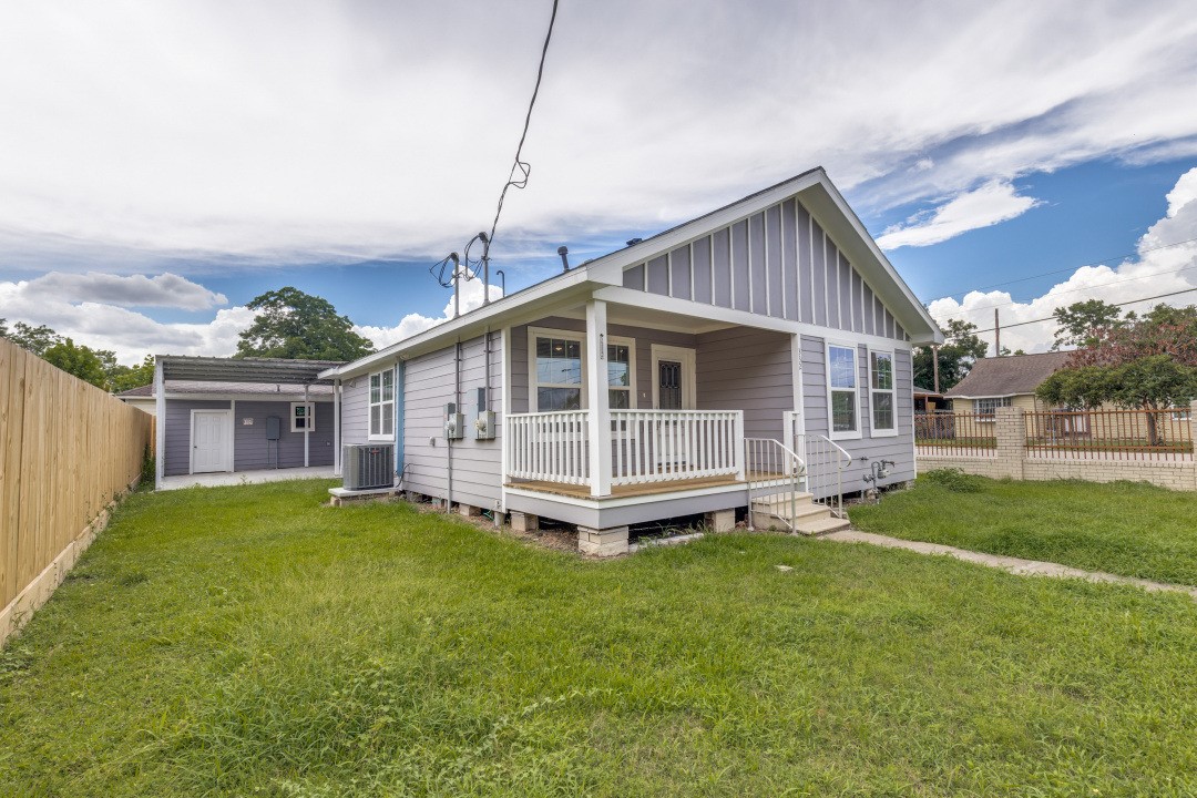 332 Zoe Street Houston TX 77020