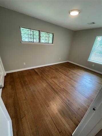 5962 Beldart Street Houston TX 77033