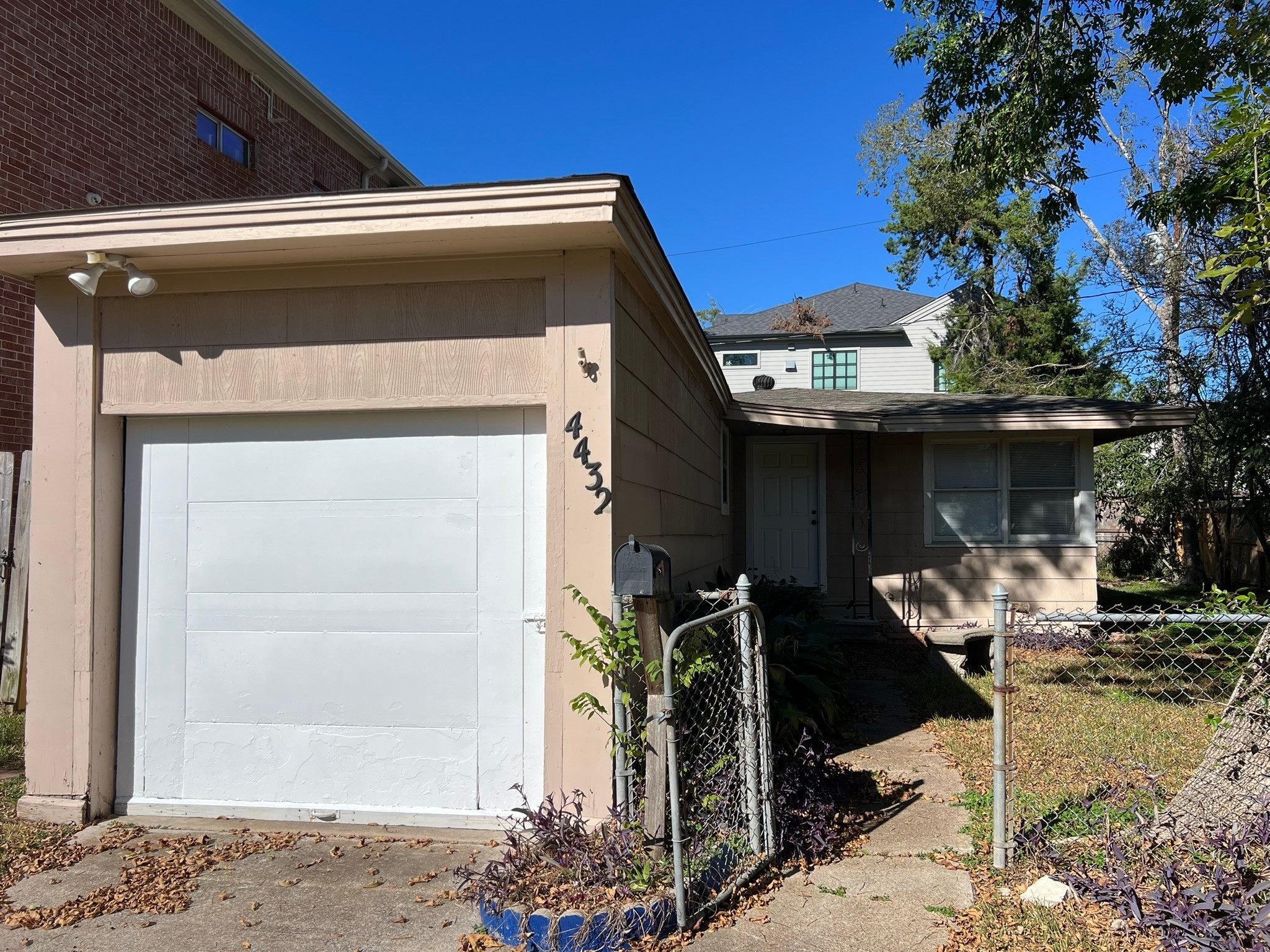 4432 Vivian Street Bellaire TX 77401