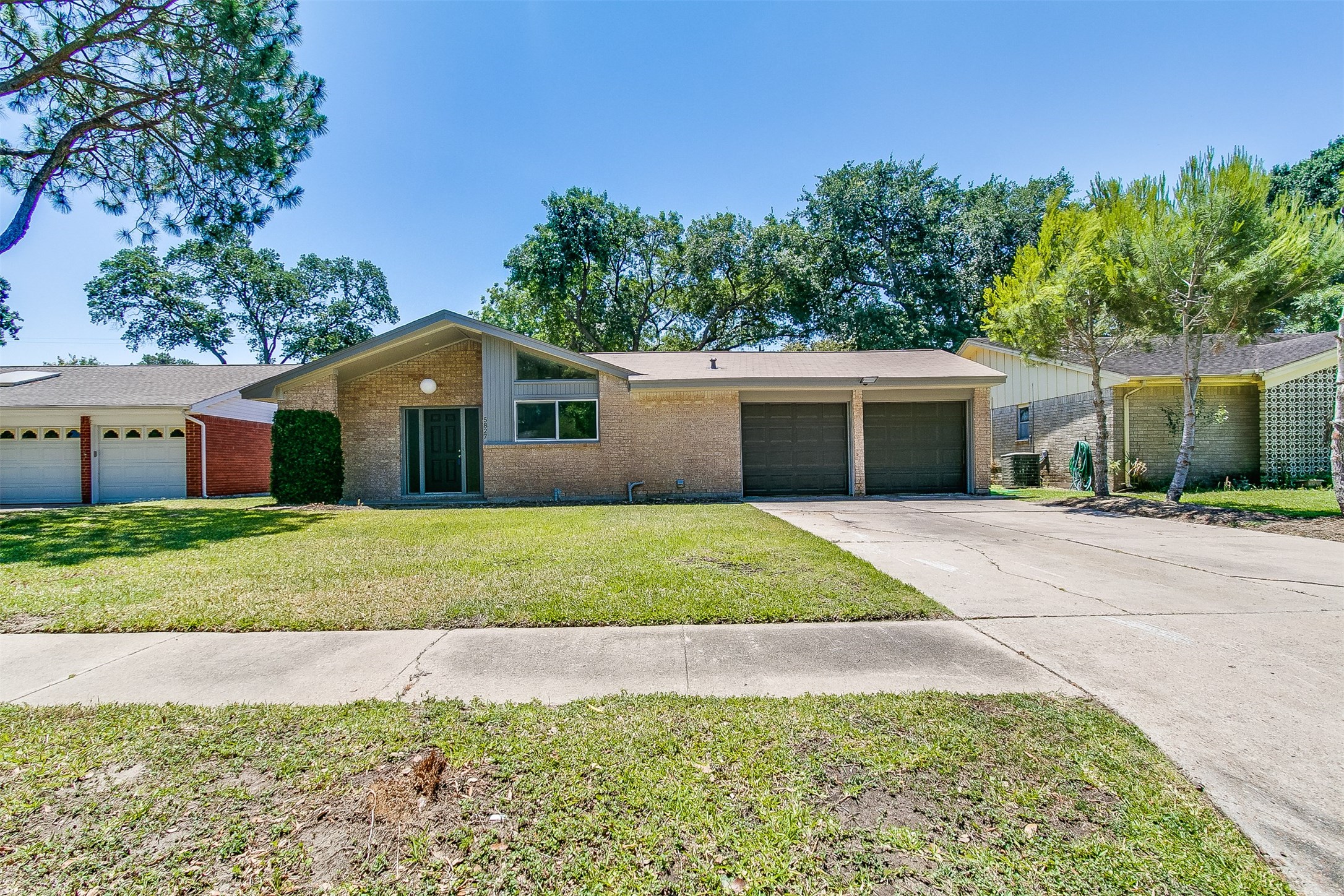 5827 Southminster Drive Houston TX 77035