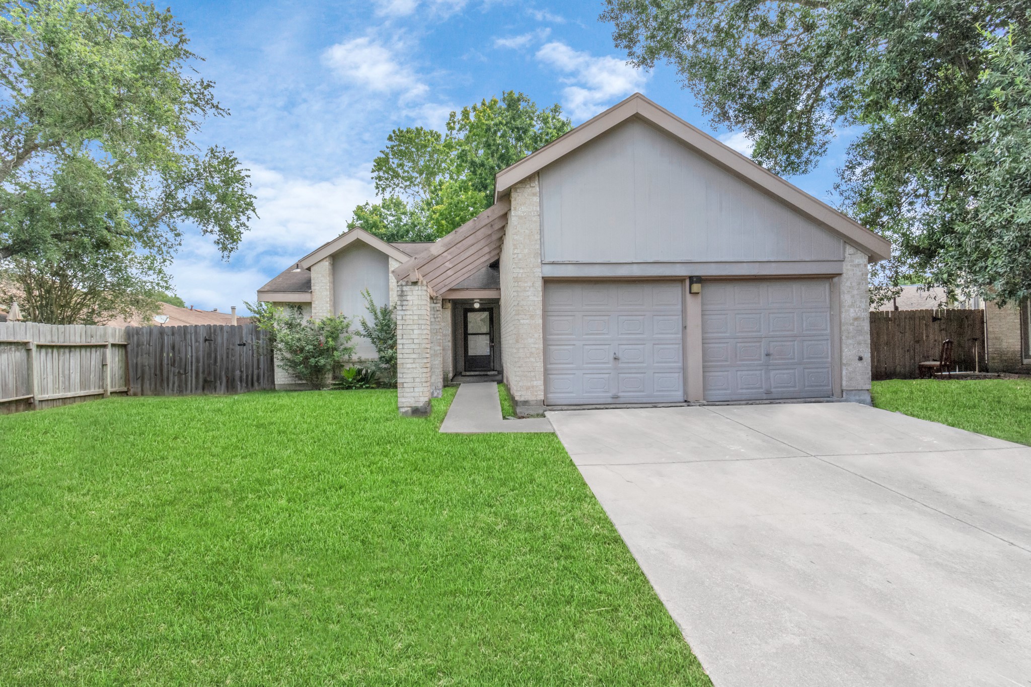 1407 Live Oak Court Missouri City TX 77489