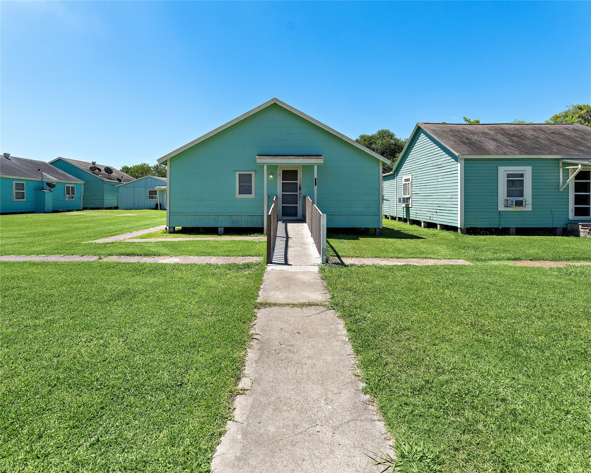 911 4th Avenue N Texas City TX 77590
