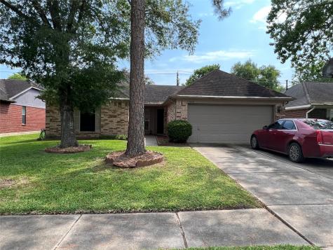 15618 Pilgrim Hall Drive Friendswood TX 77546
