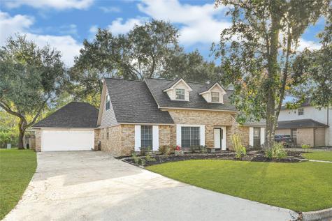 225 Saint Cloud Drive Friendswood TX 77546